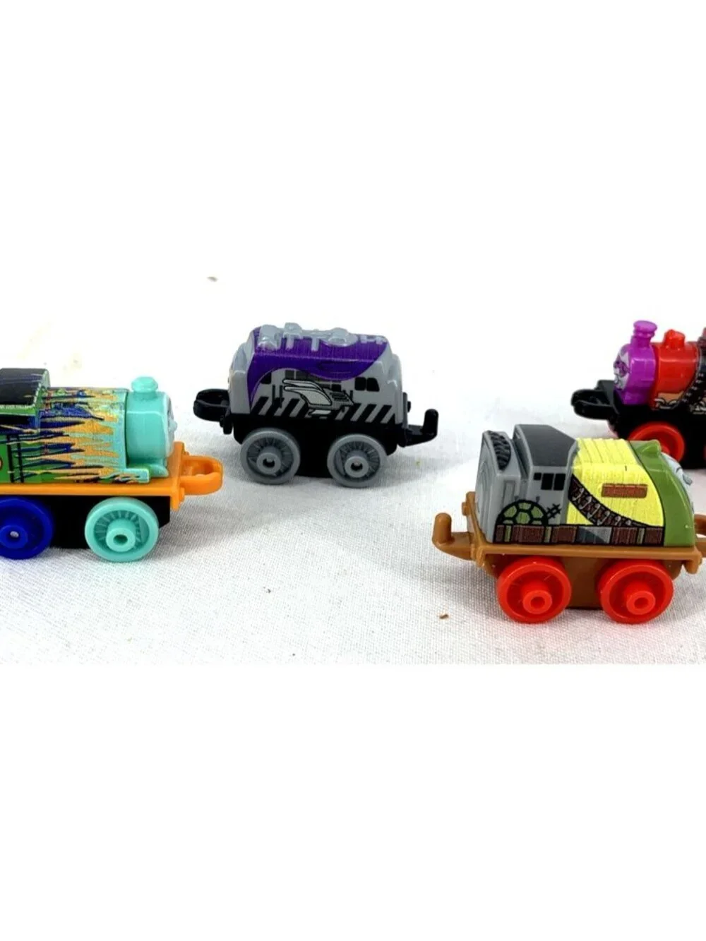 Micro Mini Trains Ninja Turtles Assorted 2012 Plastic Lot of 16